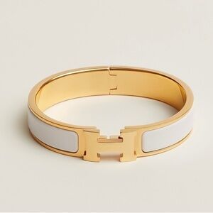H initial Clic Bracelet in Gold with White Enamel